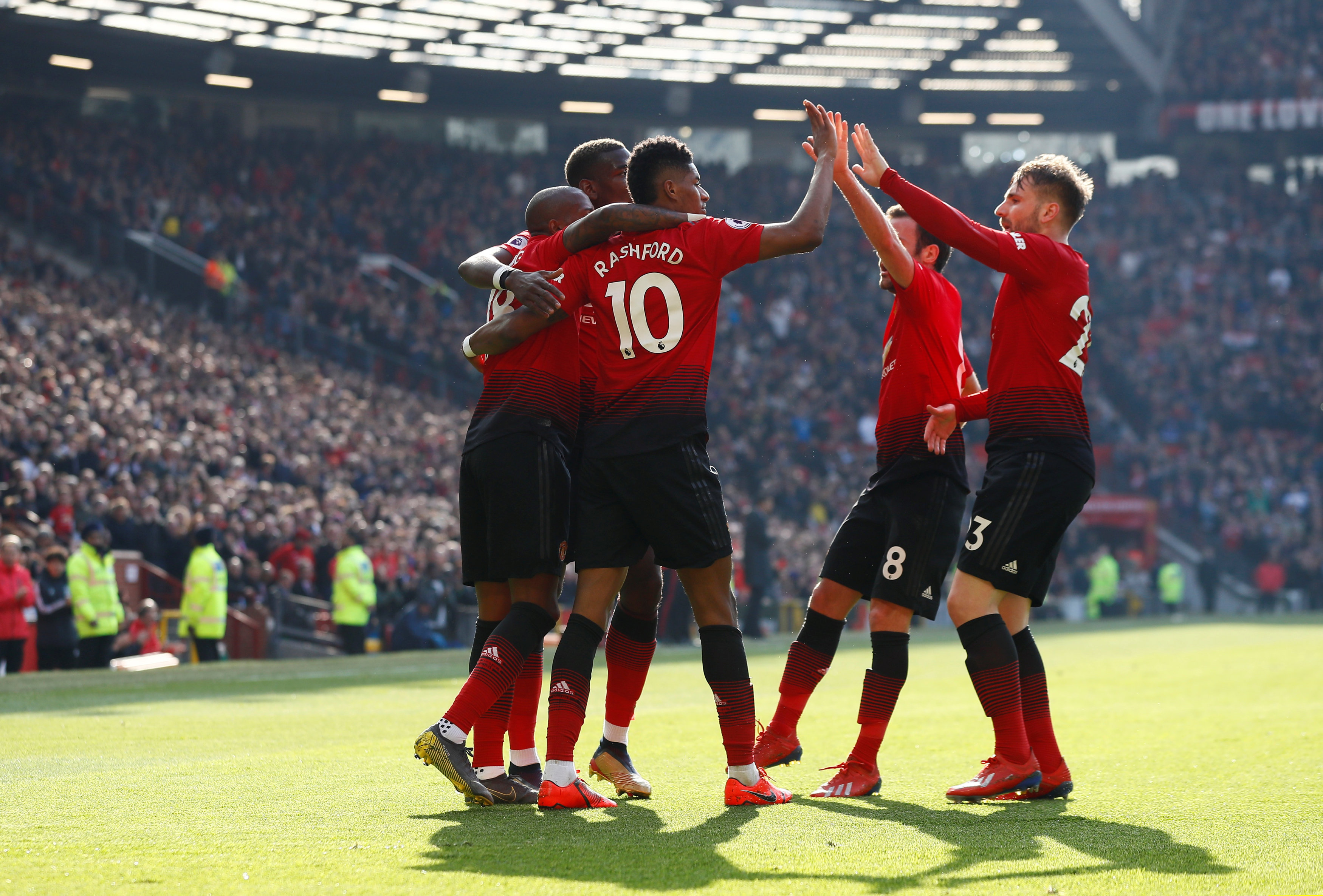 在連續多場 在連續多場